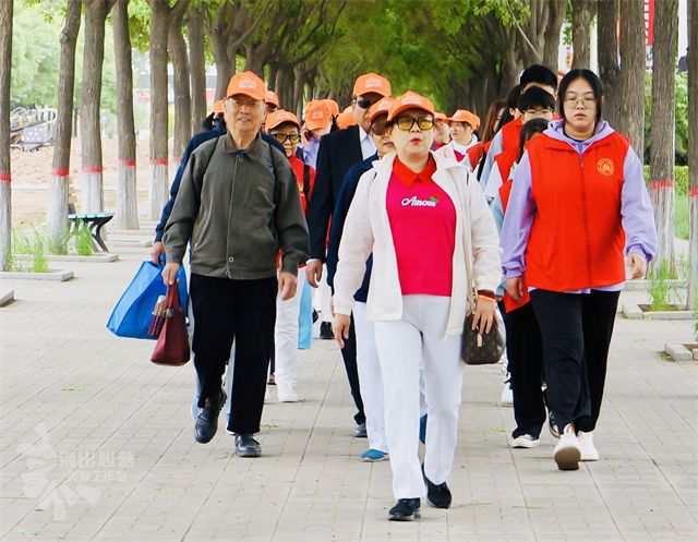 别样的阿信之旅:从少年到老年,一场跨越年华的别样志愿服务开放日以爱启幕