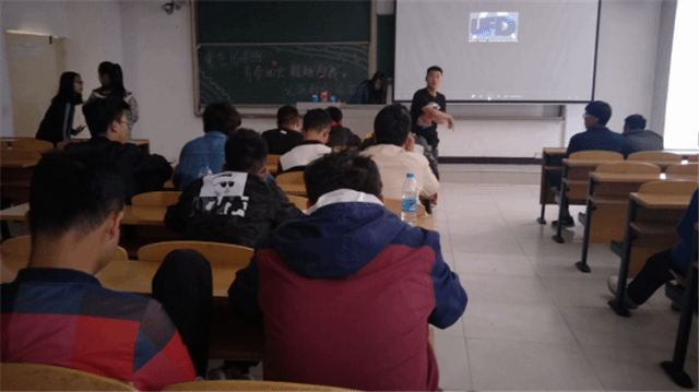 【完满班级】莫言青春长或短 珍视这一刻的盛开