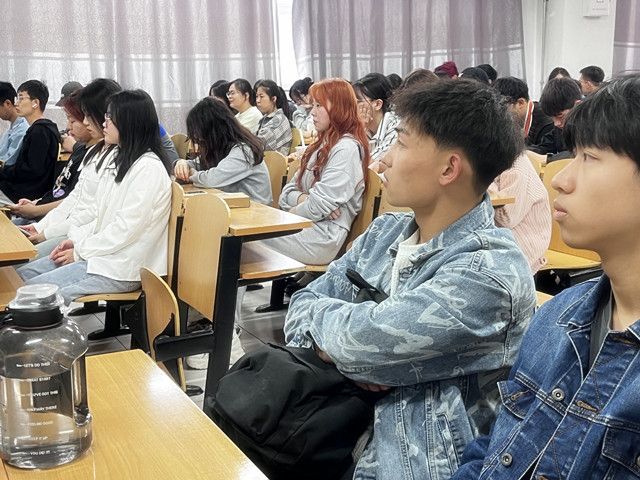 【辅导员说完满】我不是内耗“特效药”