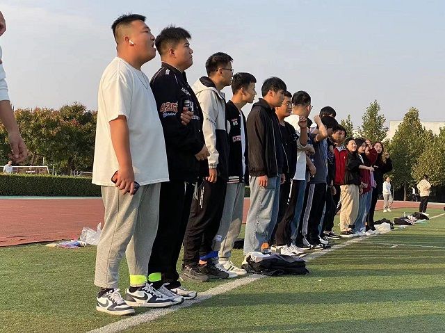 【完满班级】趣味活动 室外放飞——0638太阳集团官网电子2203班完满班级活动