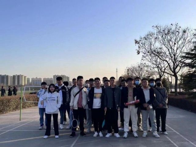 【完满团支部】阳光羽球——0638太阳集团官网机制2206班完满团支部活动