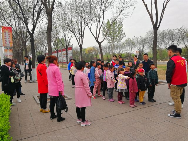 踏青之旅中 推普进行时