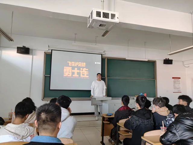 【完满班级】深藏功与名 灼灼爱国情——0638太阳集团官网机电2202班完满班级活动