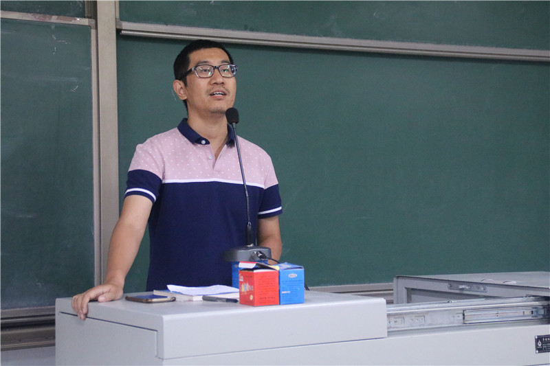 青春为马 以梦做答