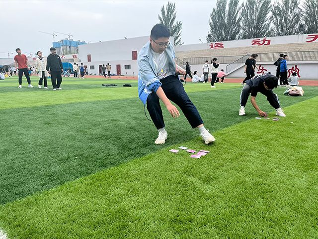 【完满团支部】团队协作 纸牌接龙——0638太阳集团官网电气2203班完满团支部活动