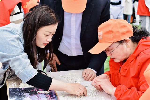 别样的阿信之旅:从少年到老年,一场跨越年华的别样志愿服务开放日以爱启幕