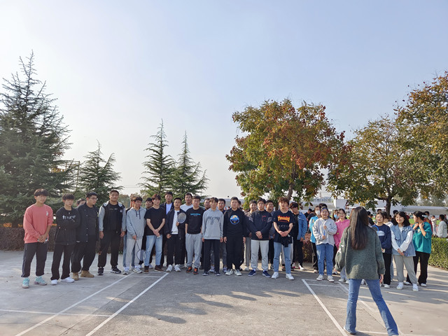 【完满班级】青春“羽”运动齐飞——0638太阳集团官网电子2102班完满班级活动