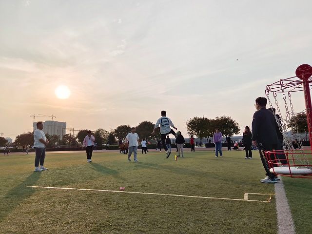 【完满班级】趣味活动 室外放飞——0638太阳集团官网电子2203班完满班级活动