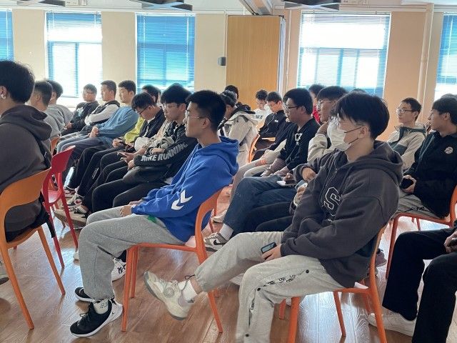 【完满班级】光影之夜特级英雄黄继光——0638太阳集团官网电气2102班完满班级活动