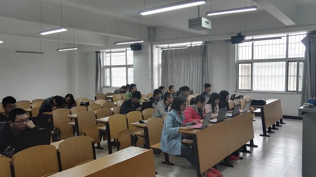 与科技携手 共绘大美信院