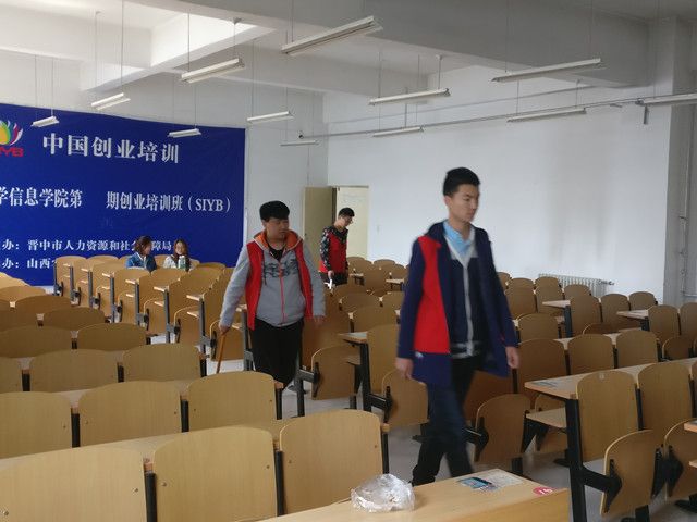 【暖心工程】爱心传递 马路接力