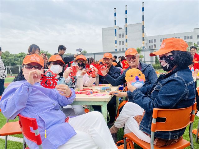 别样的阿信之旅:从少年到老年,一场跨越年华的别样志愿服务开放日以爱启幕