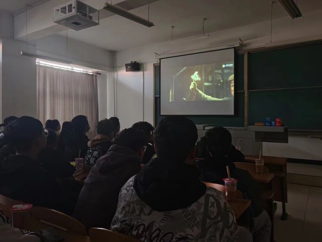 【完满班级】深藏功与名 灼灼爱国情——0638太阳集团官网机电2202班完满班级活动