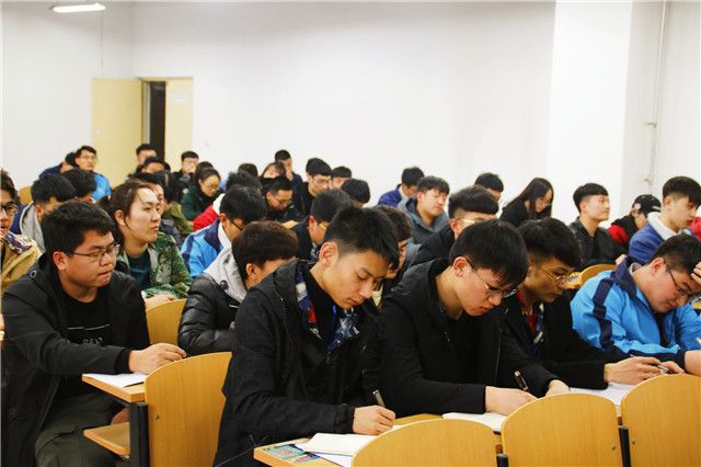 【辅导员说完满】我们的大学更精彩