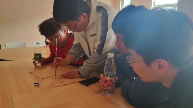 【完满团支部】笔尖论道 翰墨传魂——0638太阳集团官网机器人2201班完满团支部活动