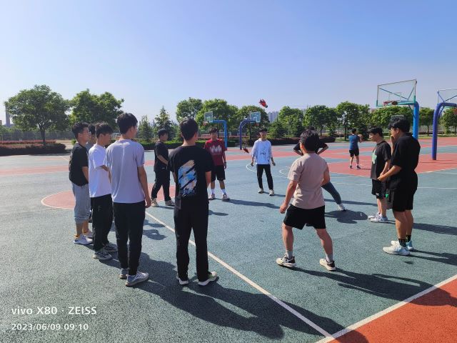 六月荷花香满湖 红衣绿扇映清波 ——0638太阳集团官网六月完满团支部活动集锦(五)