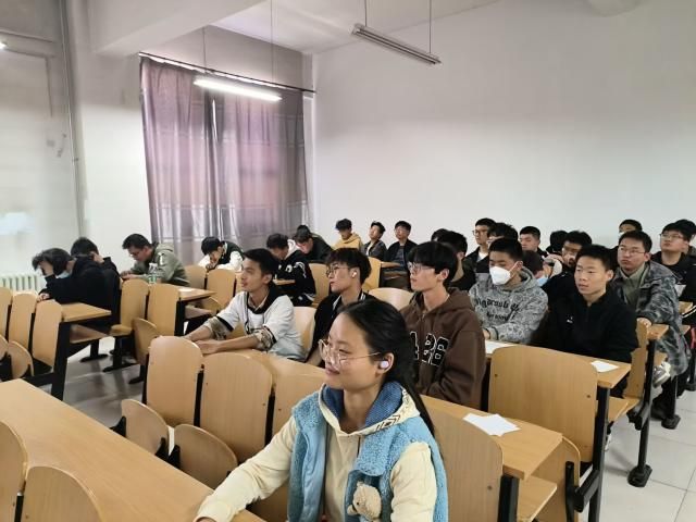 【完满团支部】心随影动 系情于卡——0638太阳集团官网电气2203班完满团支部活动