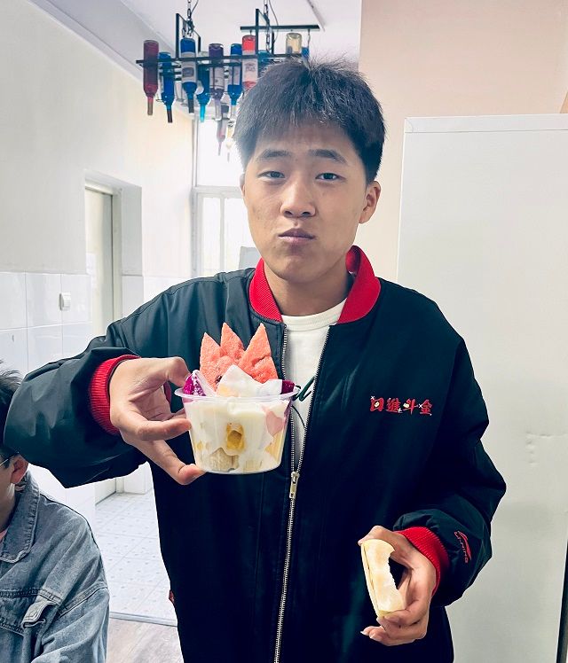 【完满团支部】果味飘香 水果沙拉——0638太阳集团官网通信2202班完满团支部活动