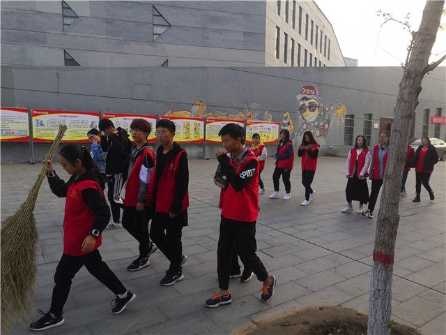 关爱马路天使 情系环卫工人