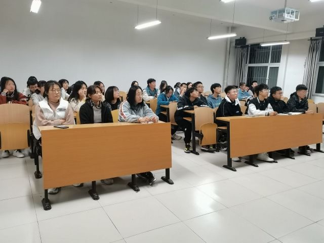 【学长计划】书香润心灵 阅读促成长