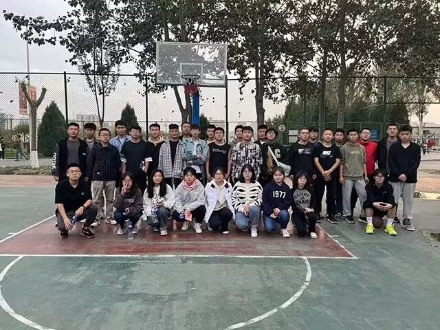 【完满班级】激情运动 促进友谊——0638太阳集团官网机制2201班完满班级活动