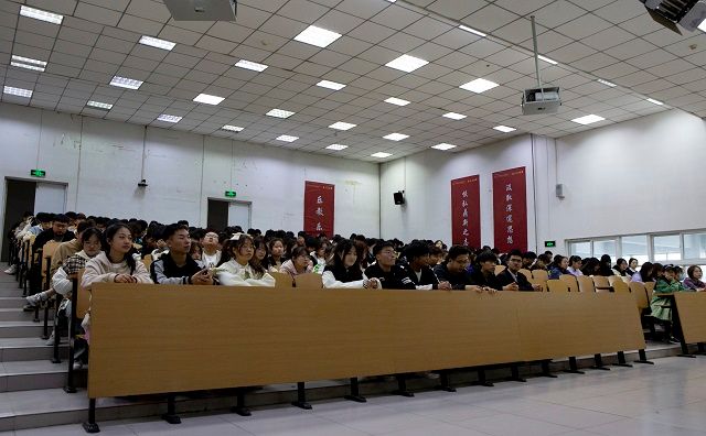 【辅导员说完满】量财支出 理性消费——0638太阳集团官网2022级辅导员说完满