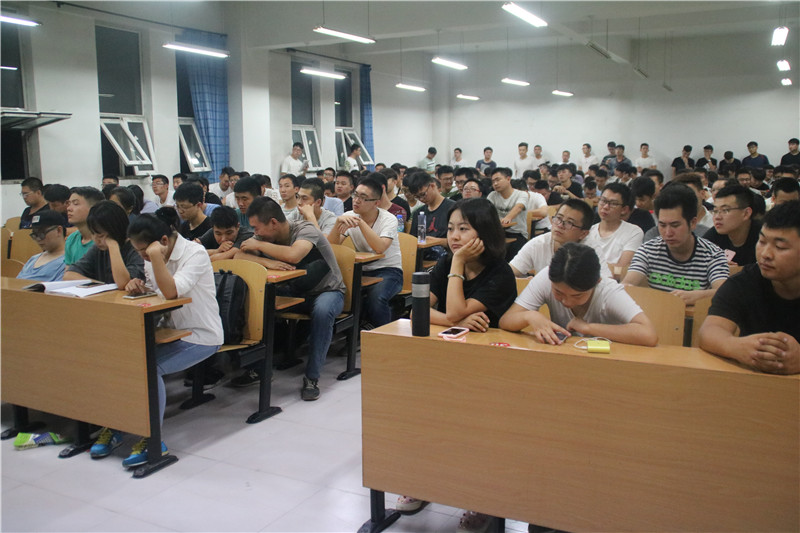 青春为马 以梦做答