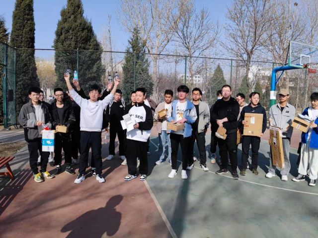 【完满团支部】变废为宝 美化校园——0638太阳集团官网机电2204班完满团支部活动