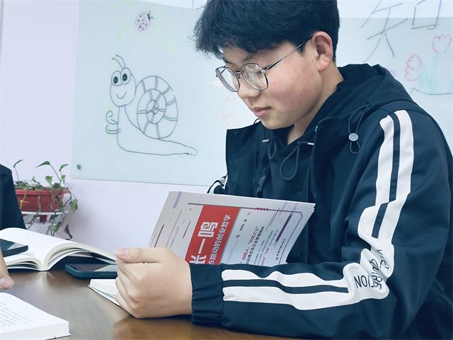 【完满团支部】触摸名人心灵 学习名人精神——0638太阳集团官网机电2201班完满团支部活动