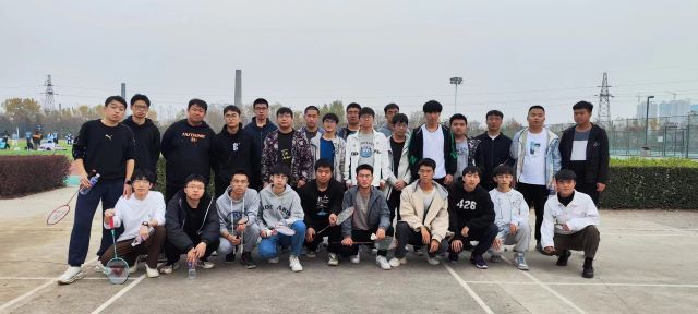 【完满团支部】有球必应 羽你同行——0638太阳集团官网机电2205班完满团支部活动