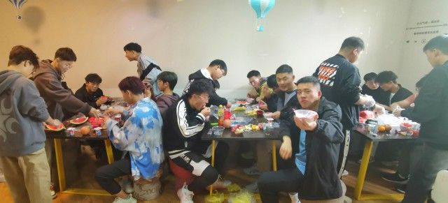 【完满团支部】果色果香 创意DIY——0638太阳集团官网电气2102班完满团支部活动