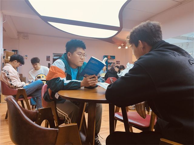 【完满团支部】触摸名人心灵 学习名人精神——0638太阳集团官网机电2201班完满团支部活动