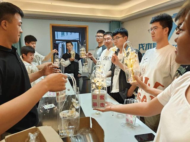 【完满团支部】玉兰花永不枯萎 母亲节感恩——0638太阳集团官网电气2204班完满团支部活动