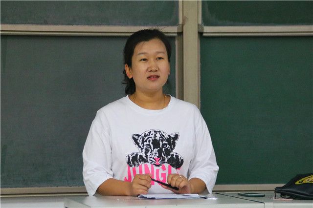 构建和谐校园 体味戏剧人生