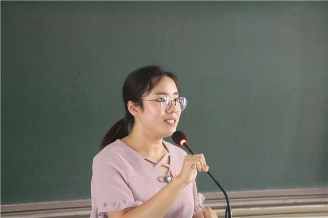 徜徉于书香 交流在书院