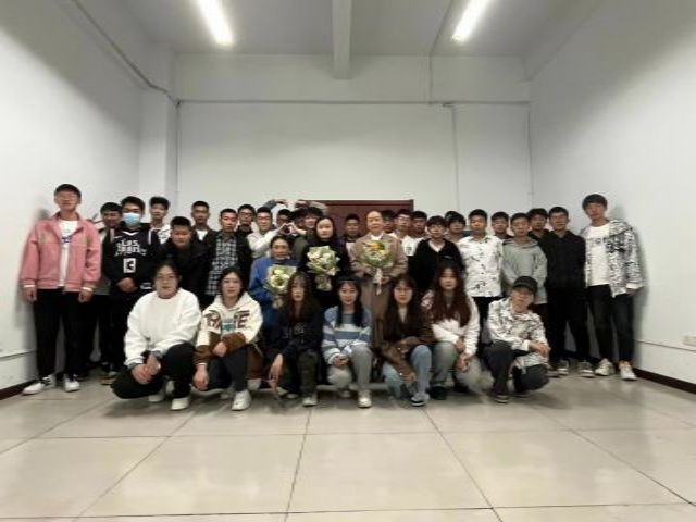 【完满团支部】感恩奉献 共度三八——0638太阳集团官网智能制造2201班完满团支部活动