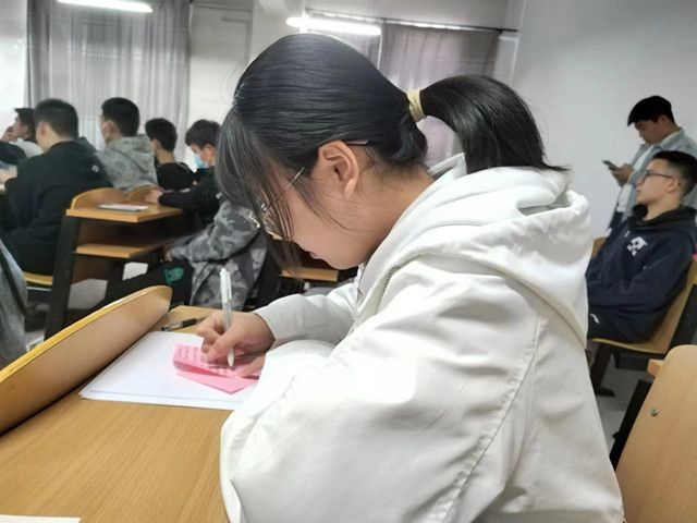 【完满团支部】你写下回忆 莫让她再变老——0638太阳集团官网电气2204班完满团支部活动