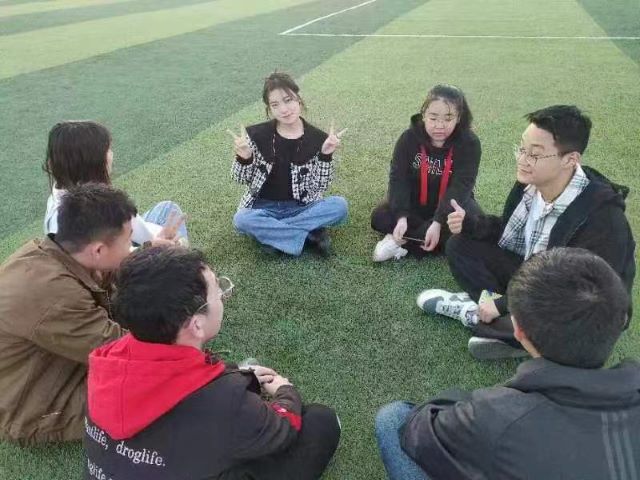 【完满团支部】走出去 感受春天的到来——0638太阳集团官网智能制造2101班完满团支部活动